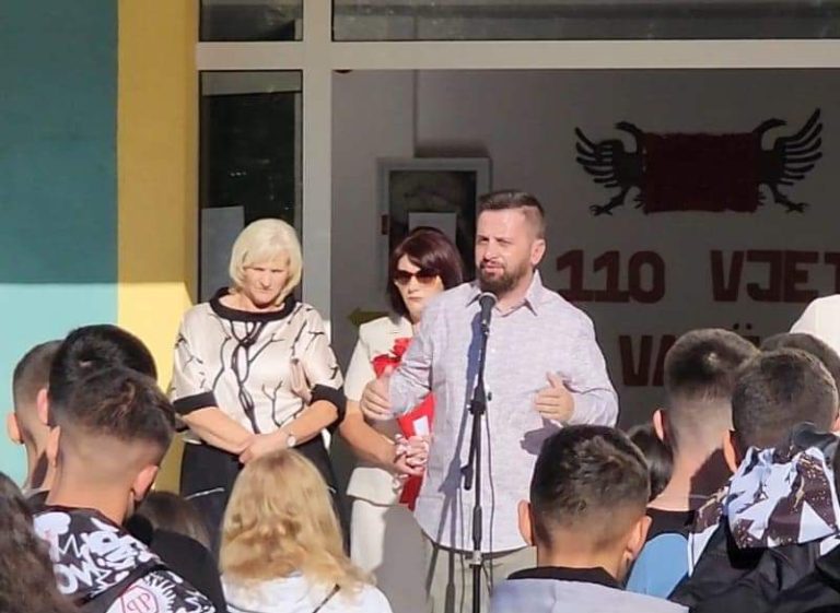 Isai uron nxënësit: “Dije dhe arsim, si burimi i venave tona”