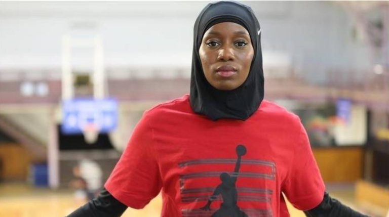 Atletëve francezë iu ndalua hixhabi në Lojërat Olimpike të 2024-s