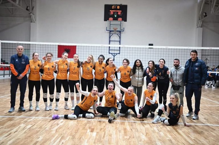 “Pogradeci: Ekipi i Volejbollit për Femra Fiton ndaj Dinamos dhe Tregon Potencialin Kampion”