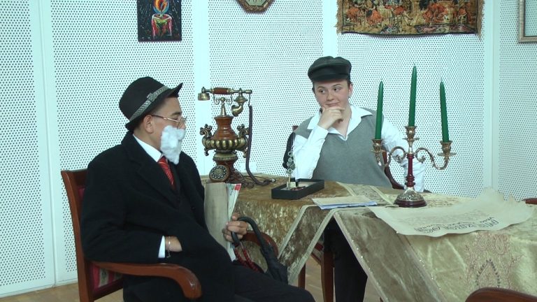 Të rinjtë më pranë teatrit – Nxënësit e “Stavri Themeli” sjellin në skenë komedinë “Pas vdekjes”