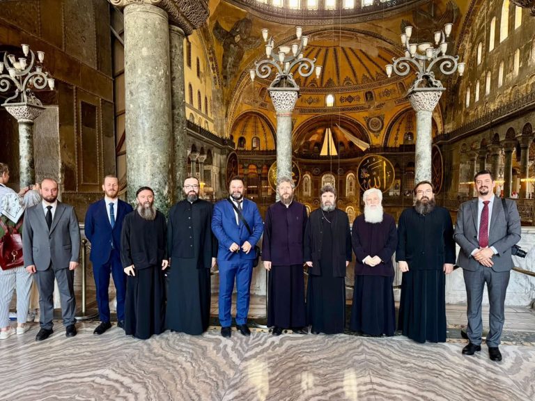 Vizita paqësore e Kryepiskopit Joan në Patriarkanën Ekumenike të Kostandinopojës përmbyllet me sukses