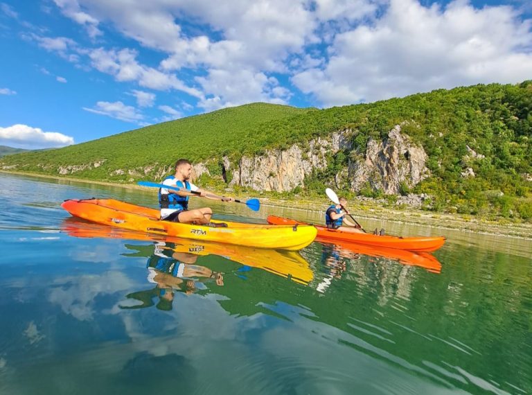 Kayak Fest Albania 2025 ndez Prespën me aventurë, muzikë dhe natyrë