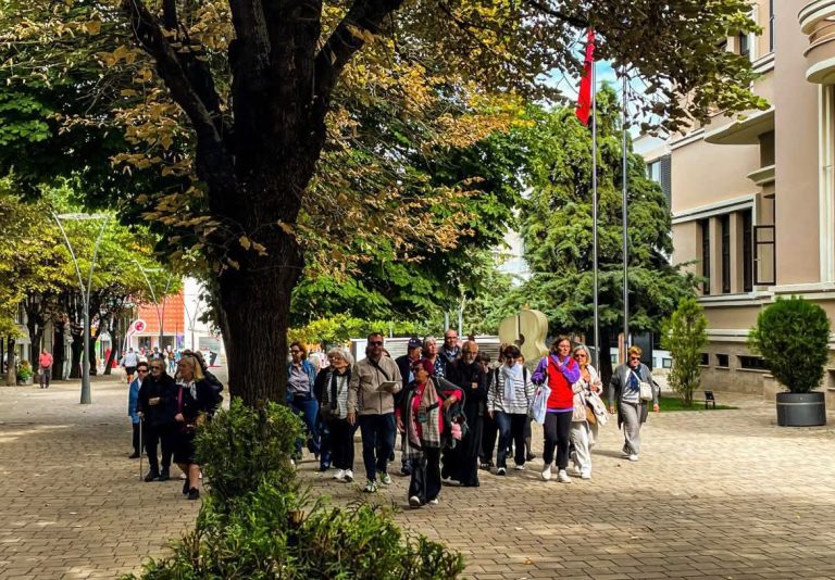 Korça dhe juglindja tërheqin turistë europianë edhe në shtator