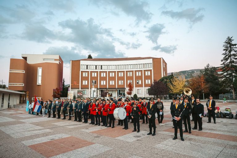Korça çel siparin e Festivalit Ndërkombëtar të Bandave Frymore “LULU FEST”