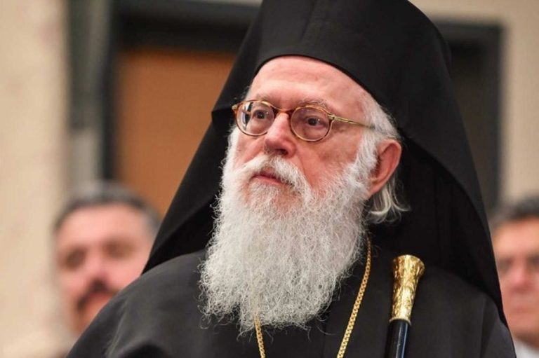 Anastas Janullatos, njeriu që ringjalli Kishën Ortodokse Autoqefale të Shqipërisë