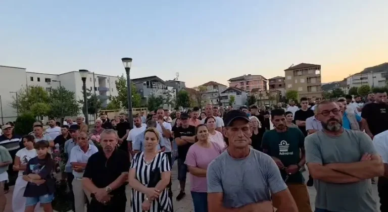 Tubim masiv në Prrenjas për të ndalur shkrirjen me Bashkinë Librazhd