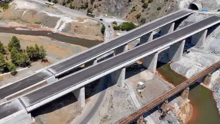 Aksi Elbasan-Qafë Thanë, Rama: Lidhje më e shpejtë për Korçën Aksi Elbasan-Qafë Thanë, Rama: Lidhje më e shpejtë për Korçën