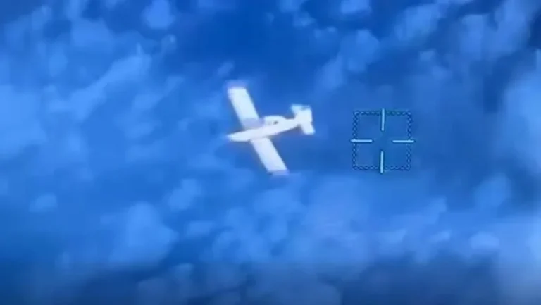 Avioni Air Tractor nis shuarjen e zjarreve në Mallakastër Avioni Air Tractor nis shuarjen e zjarreve në Mallakastër