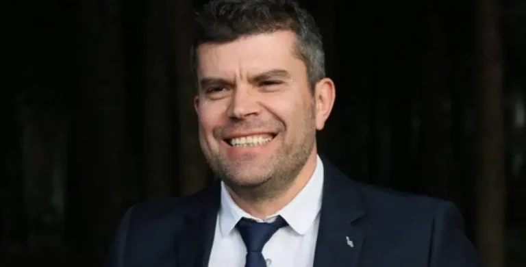 Ermal Hasimja: Protesta 66-ditore po ndryshon politikën shqiptare Ermal Hasimja: Protesta 66-ditore po ndryshon politikën shqiptare