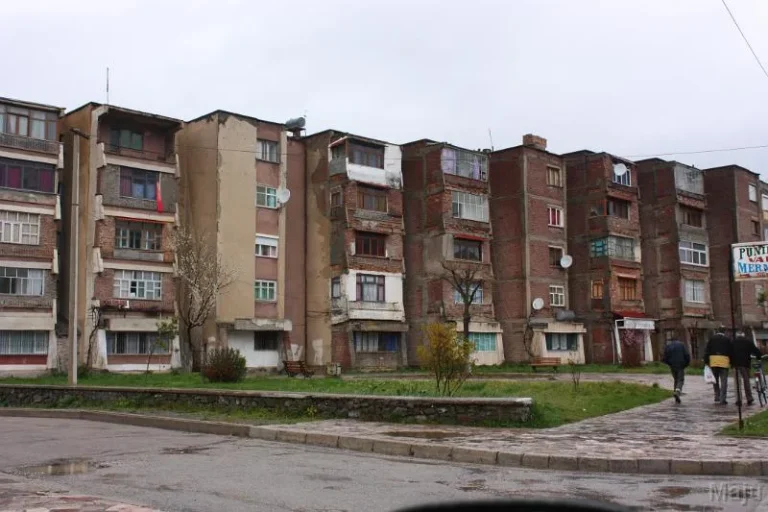 Erseka dhe historia e qytetit rrëzë Gramozit