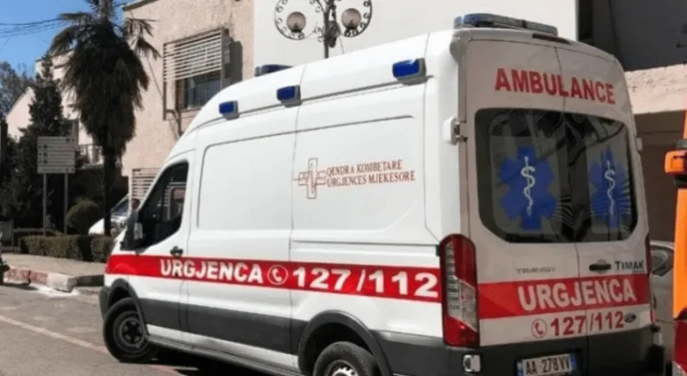 Humb jetën 30-vjeçari Kërtis Rizvani, mbytet pasi u hodh nga varka në Pogradec