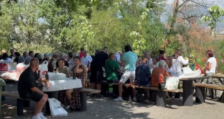 Kremtohet Festa e Shën Marisë në Boboshticë dhe Vodicë