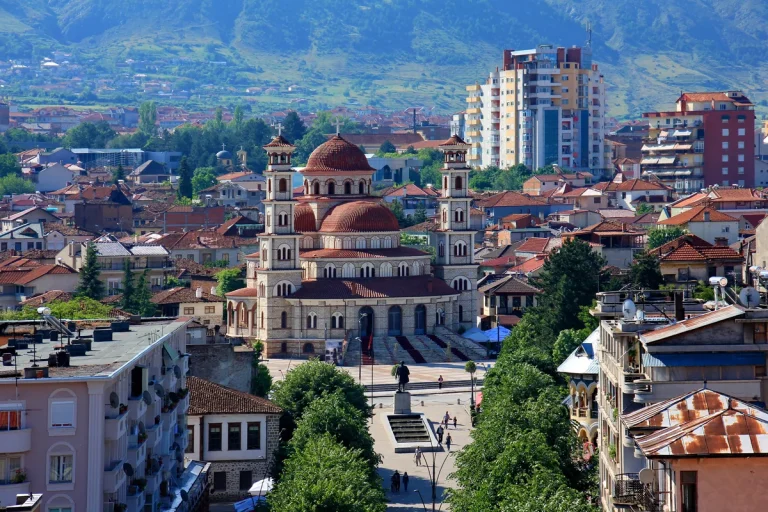 Nga themelet e shekullit XV te Republika e Korçës: Hapat historikë të qytetit juglindor Nga themelet e shekullit XV te Republika e Korçës: Hapat historikë të qytetit juglindor
