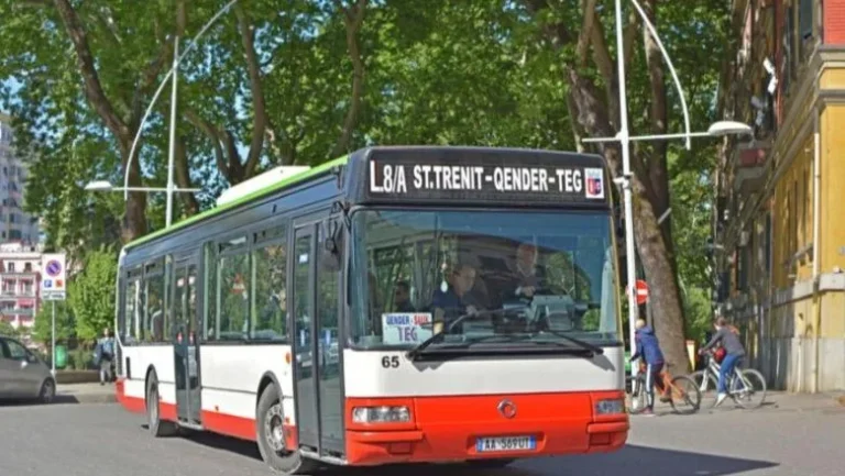 Operatorët e transportit publik paralajmërojnë reduktim mjetesh Operatorët e transportit publik paralajmërojnë reduktim mjetesh