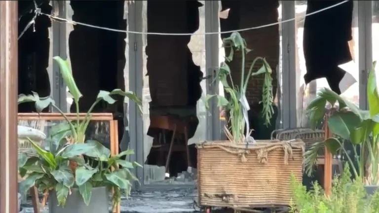 Pesë pushues nga Kosova të lënduar nga zjarri në një hotel në Vlorë Pesë pushues nga Kosova të lënduar nga zjarri në një hotel në Vlorë
