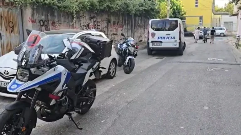 Plagosje me thikë në Durrës, çifti përfundon në spital Plagosje me thikë në Durrës, çifti përfundon në spital
