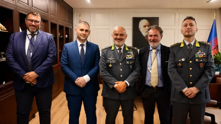 Policia dhe Guardia di Finanza intensifikojnë monitorimet ajrore