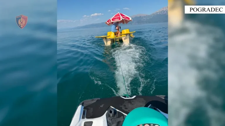 Policia Kufitare në Pogradec shpëton dy persona në liqen Policia Kufitare në Pogradec shpëton dy persona në liqen