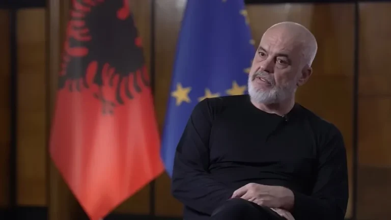 Rama reagon pas incidentit me himnin kombëtar në Pustec Rama reagon pas incidentit me himnin kombëtar në Pustec
