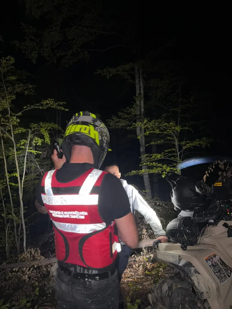 Shpëtohen dy motoristët e humbur në malin e Jezercës