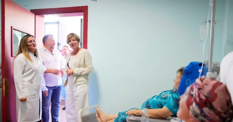 Spitali i Korçës me njësi të re kimioterapie për 300 pacientë Spitali i Korçës me njësi të re kimioterapie për 300 pacientë