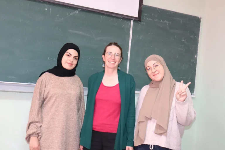 Studente franceze në praktikë te Universiteti Fan S. Noli Studente franceze në praktikë te Universiteti Fan S. Noli