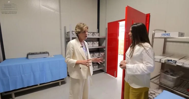 Tenderi 49 milionë euro kthen shërbimin e dializës te privati Tenderi 49 milionë euro kthen shërbimin e dializës te privati