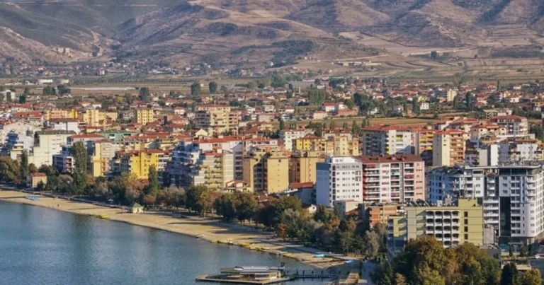 Turistët francezë zgjedhin Pogradecin dhe Juglindjen