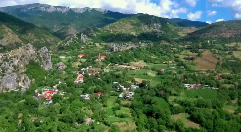 Turizmi në Strelcë të Maliqit: Si po ringjallet fshati i Gorës